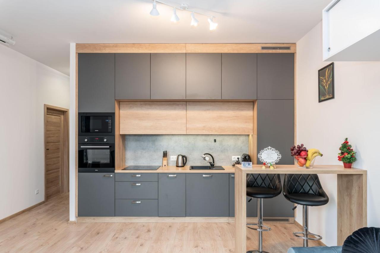 Апартаменты Apartwro - Apartament Przy Wyspie Slodowej, Garaz, Projektor, Rowery Вроцлав Экстерьер фото